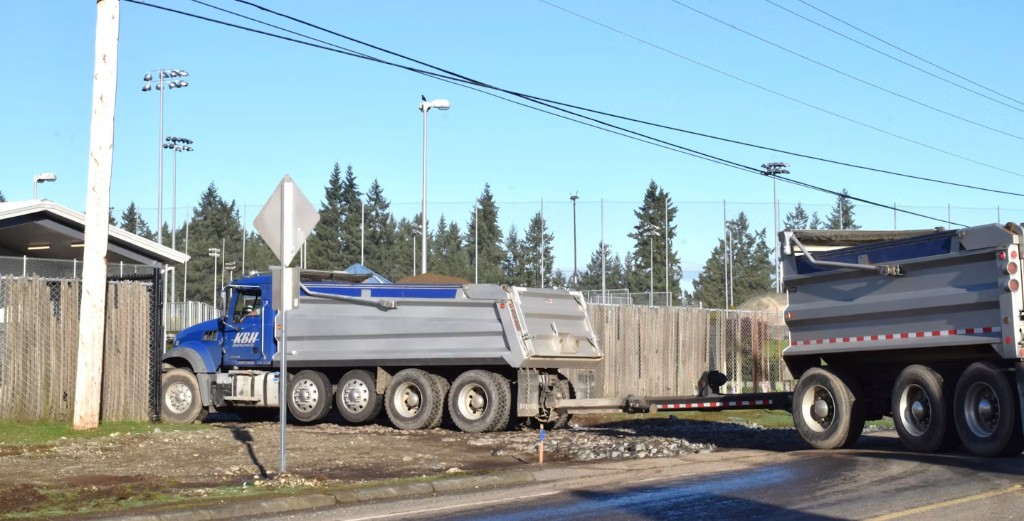 Dump Trailer Roll-Off